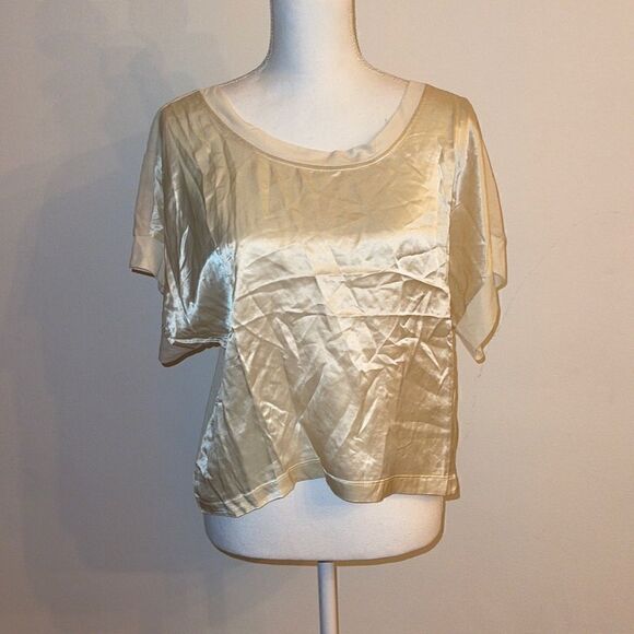 Woman’s lumiere cream blouse - Picture 1 of 4